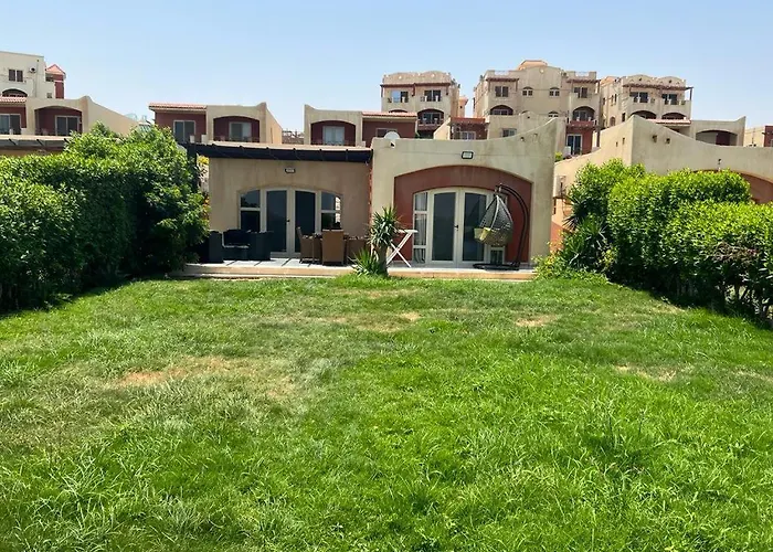 Villa Front First Row Family Only