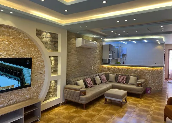 Villa Front First Row Family Only *